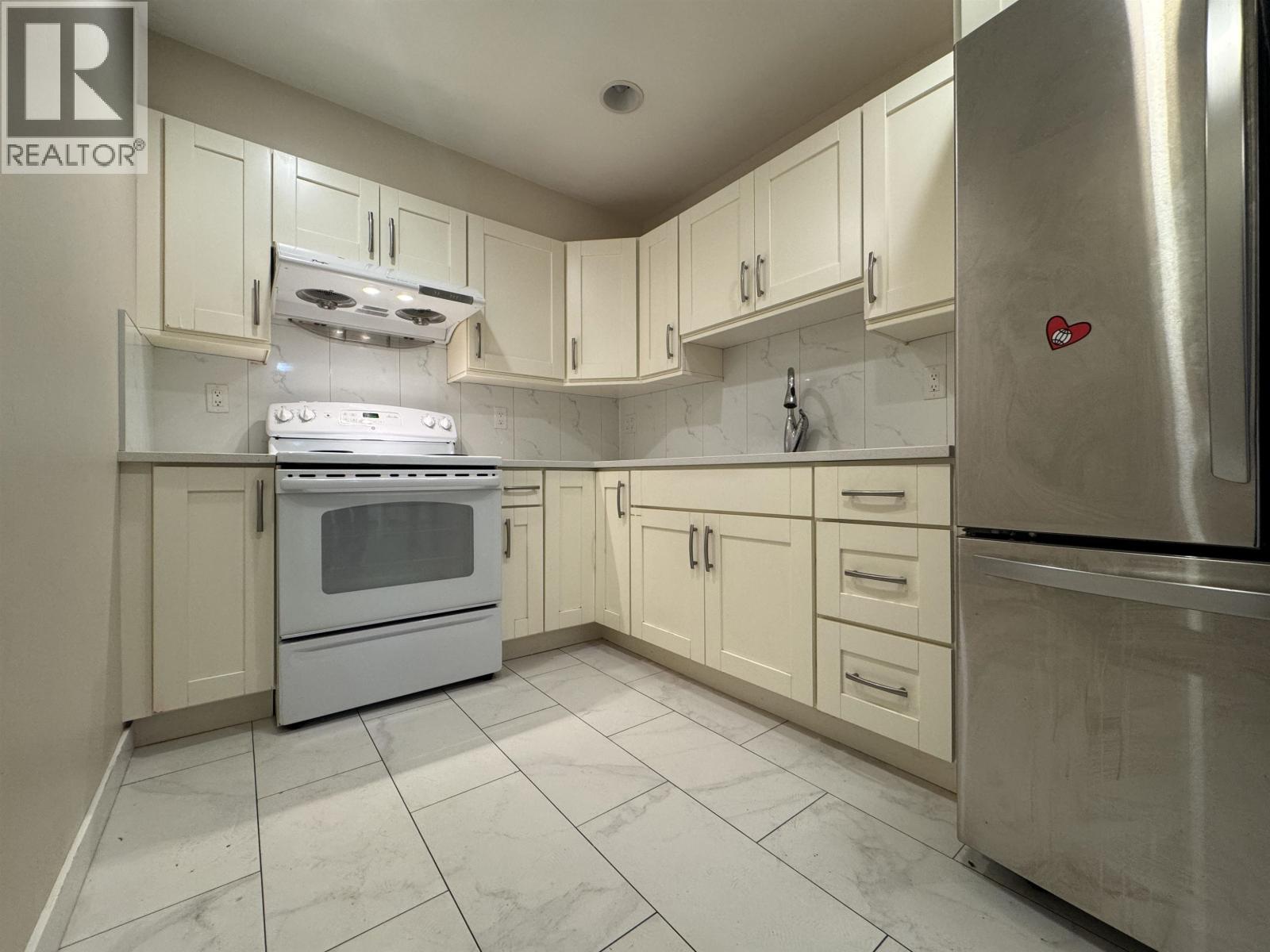 329 8500 ACKROYD ROAD, Richmond