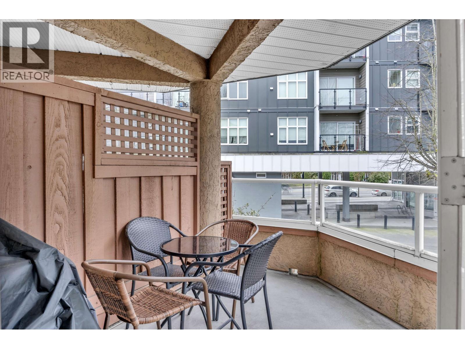 212 6939 GILLEY AVENUE, Burnaby