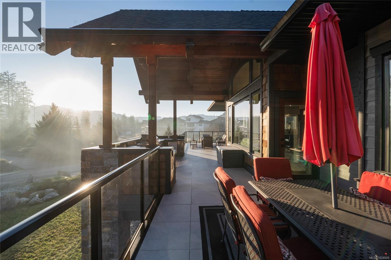 7343 Lakefront Pl, Lake Cowichan