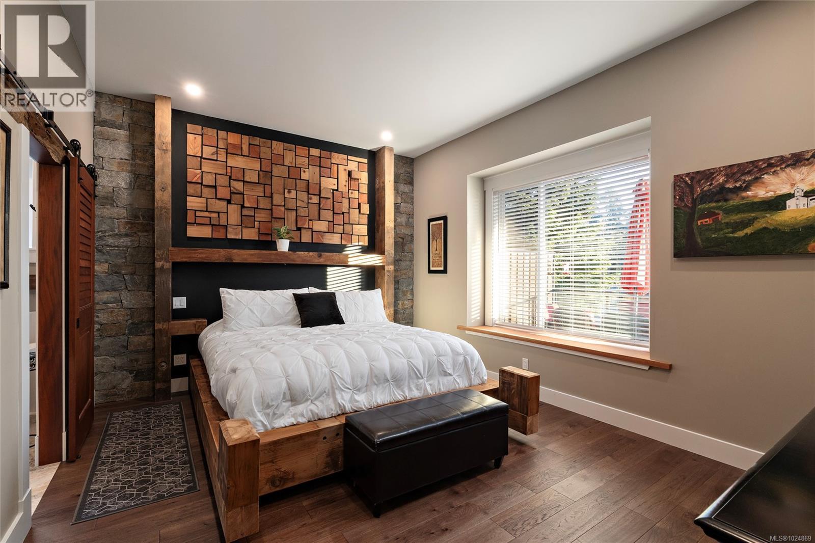 7343 Lakefront Pl, Lake Cowichan