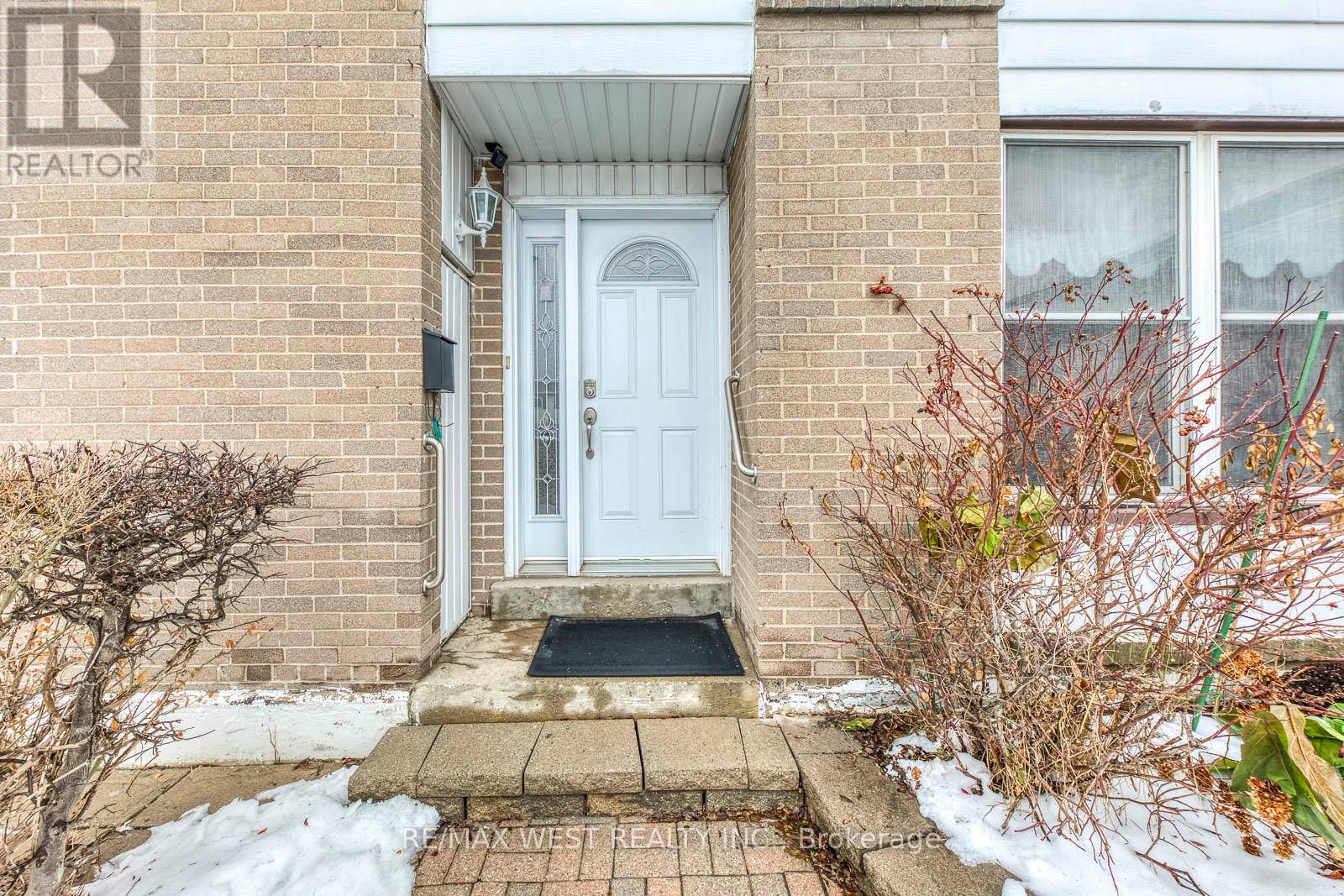 43 FLAMINGO CRESCENT - Photo 3 of 40, Brampton (Southgate), Ontario