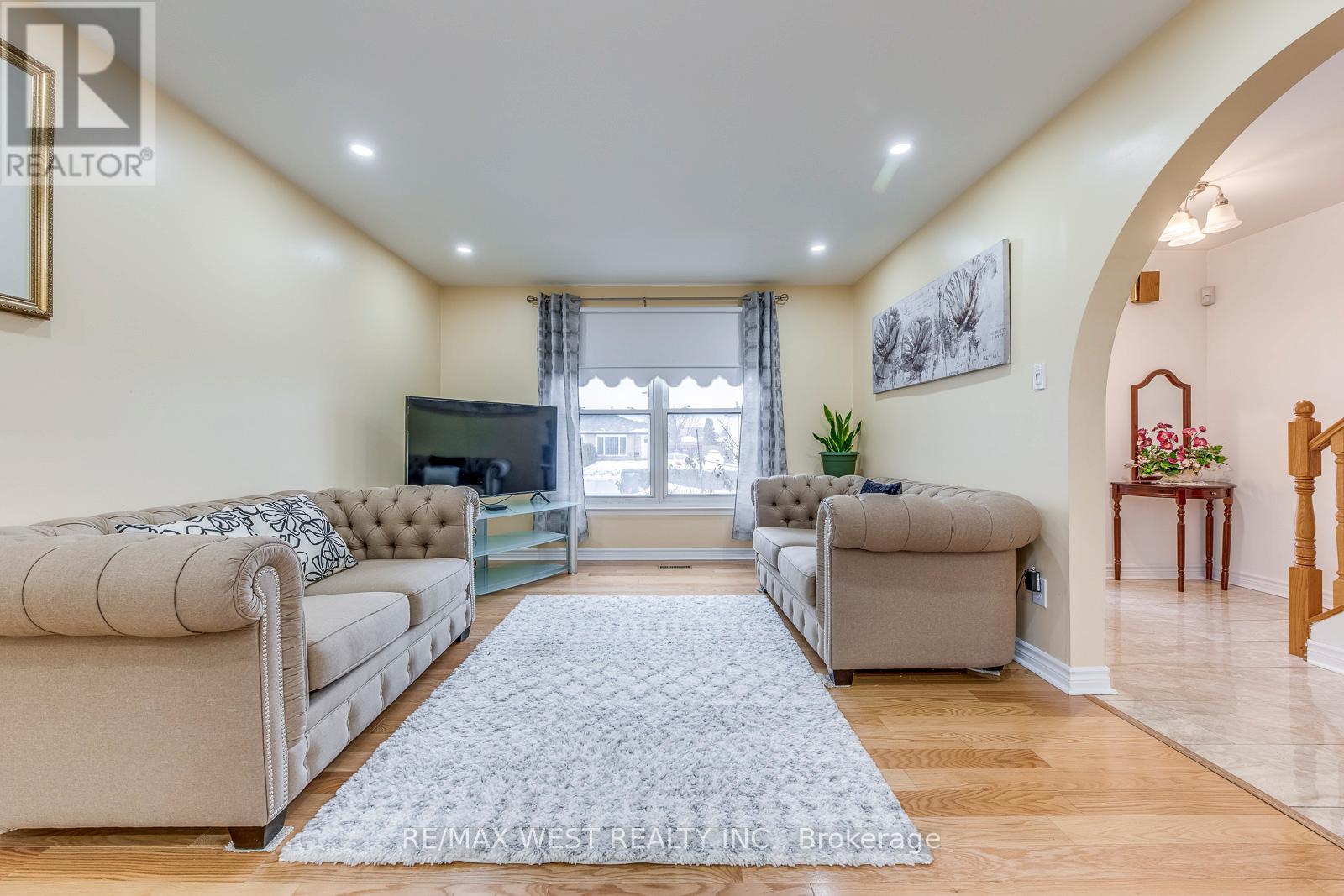 43 FLAMINGO CRESCENT - Photo 5 of 40, Brampton (Southgate), Ontario