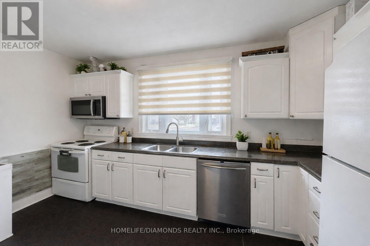 207 THOROLD ROAD - Photo 3 of 6, Welland (Prince Charles), Ontario