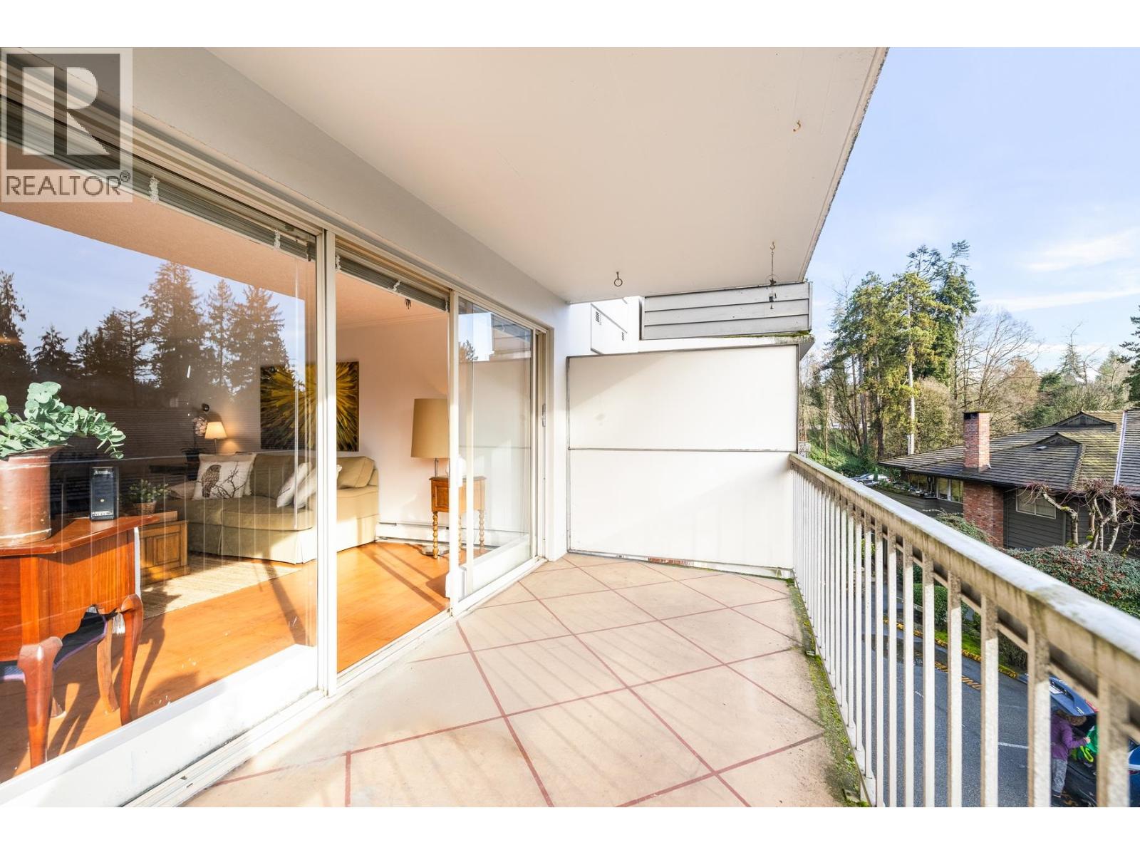 1226 235 KEITH ROAD, West Vancouver