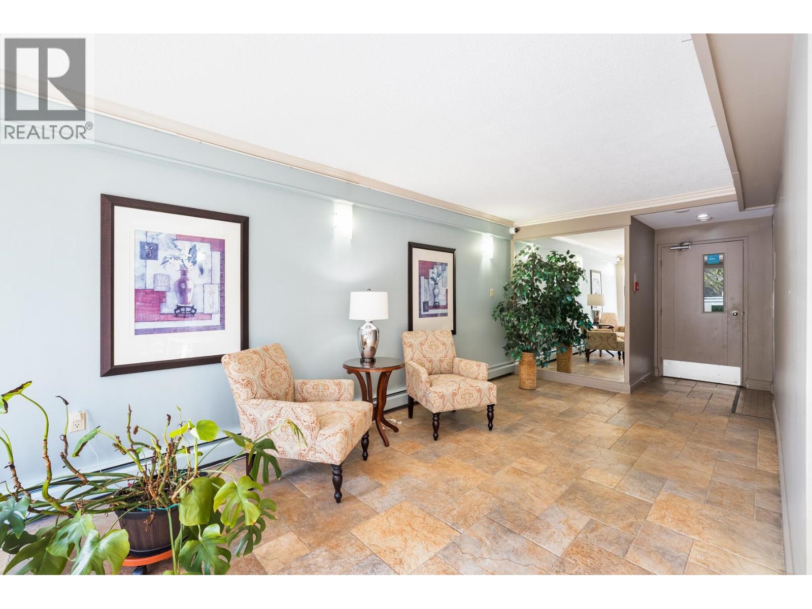 1226 235 KEITH ROAD, West Vancouver