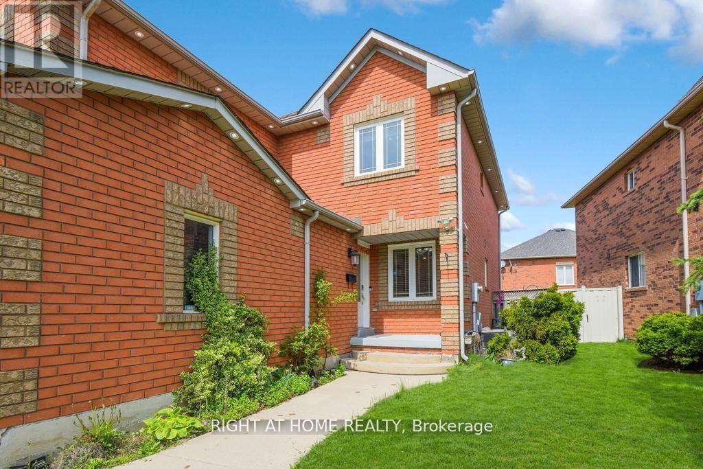 5 CREEKWOOD DRIVE - Photo 5 of 39, Brampton (Snelgrove), Ontario