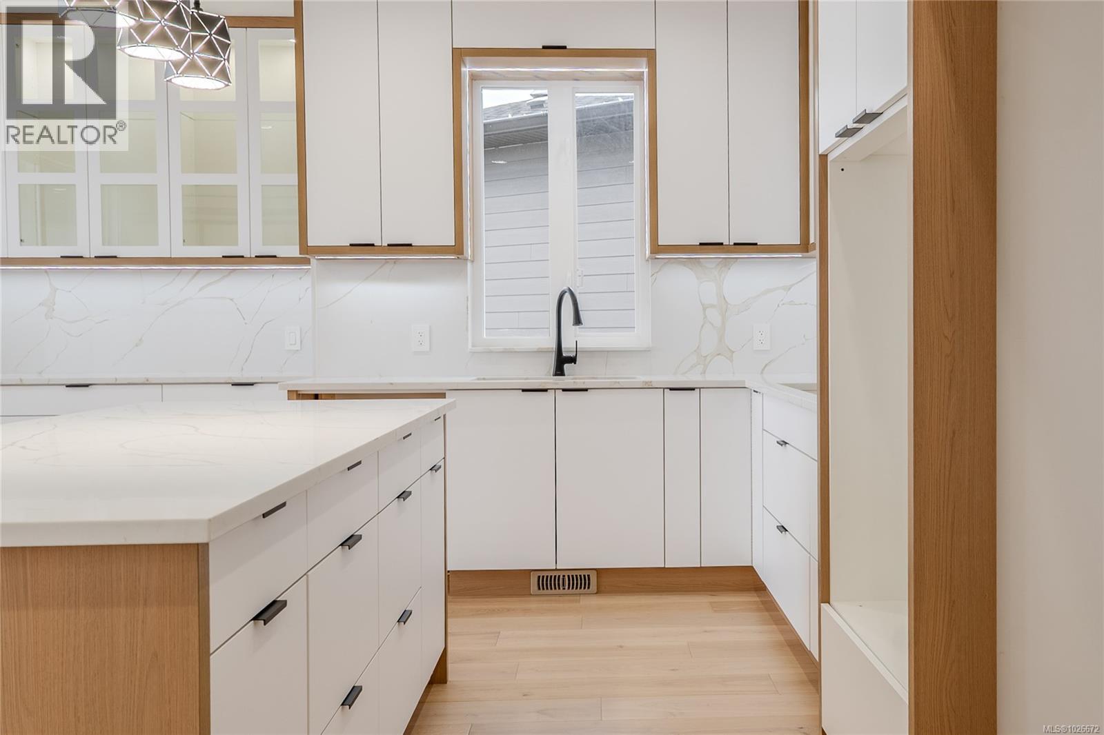 114 ABALONE PL S - 8