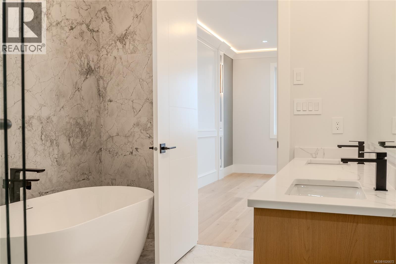 114 ABALONE PL S - 28