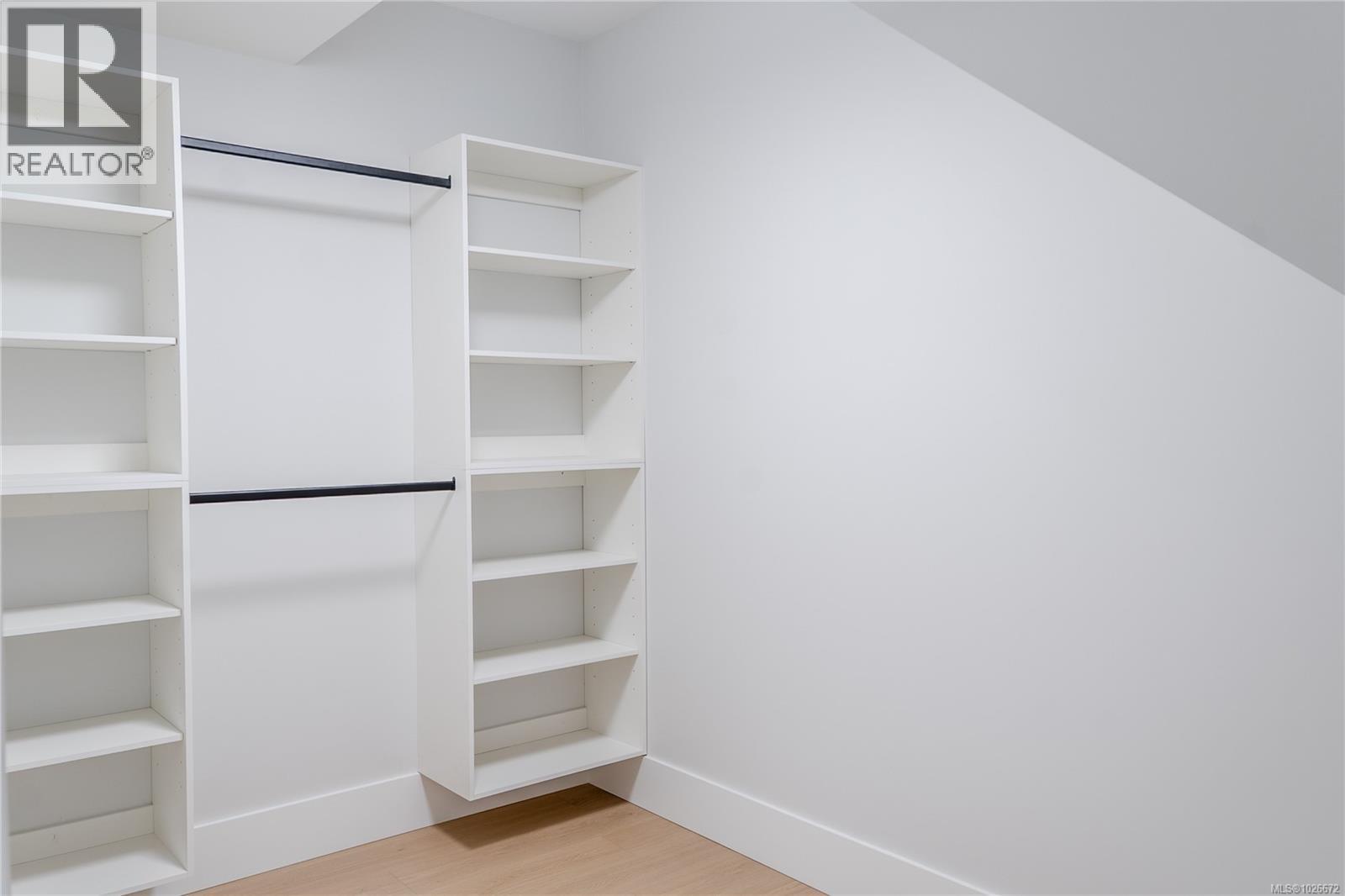 114 ABALONE PL S - 44