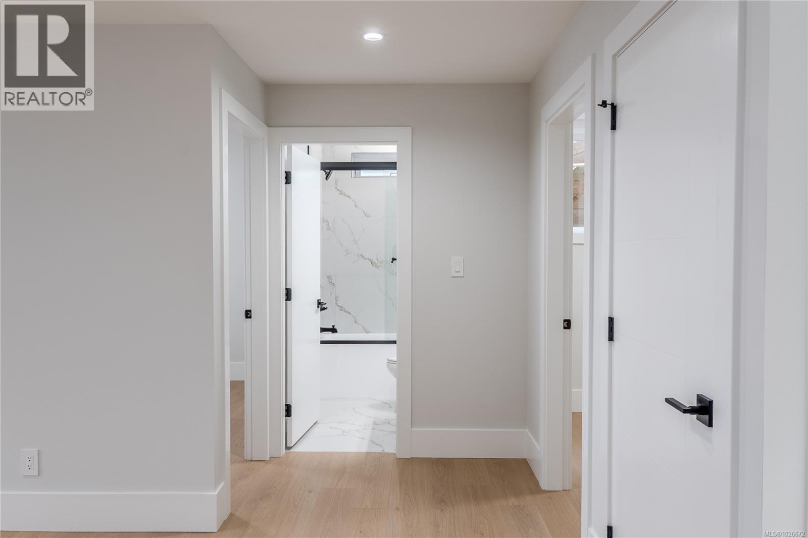 114 ABALONE PL S - 40