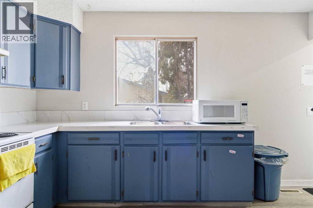 Single Family House Bi-level for Sale in   Avenue NE Marlborough Calgary 