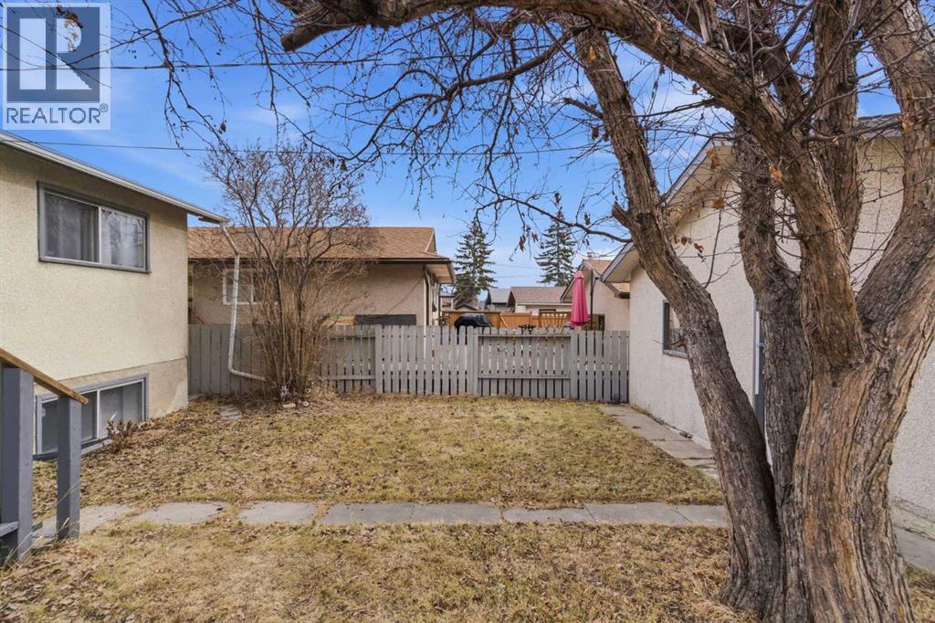 Single Family House Bi-level for Sale in   Avenue NE Marlborough Calgary 