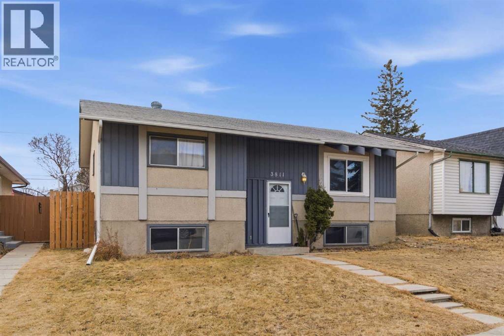 Single Family House Bi-level for Sale in   Avenue NE Marlborough Calgary 