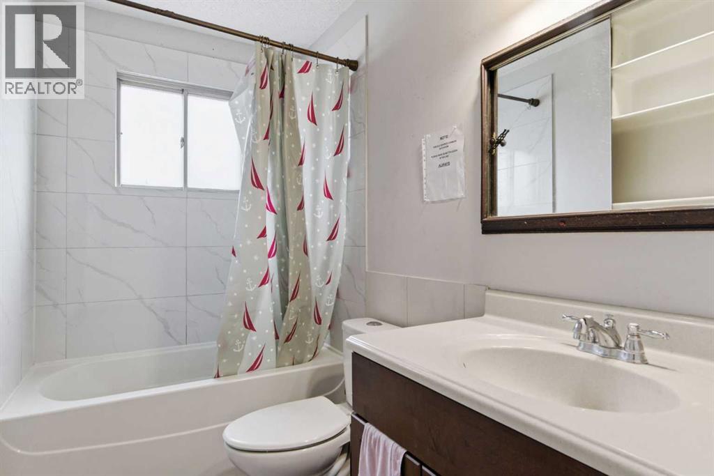 Single Family House Bi-level for Sale in   Avenue NE Marlborough Calgary 