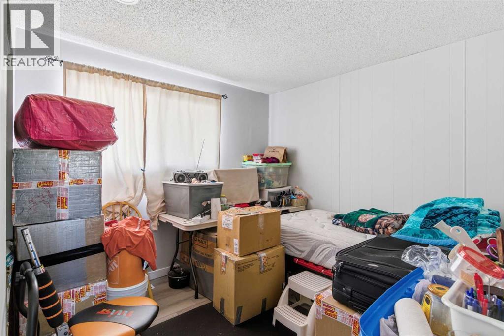 Single Family House Bi-level for Sale in   Avenue NE Marlborough Calgary 