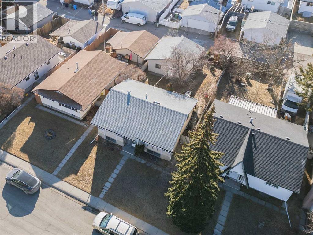 Single Family House Bi-level for Sale in   Avenue NE Marlborough Calgary 