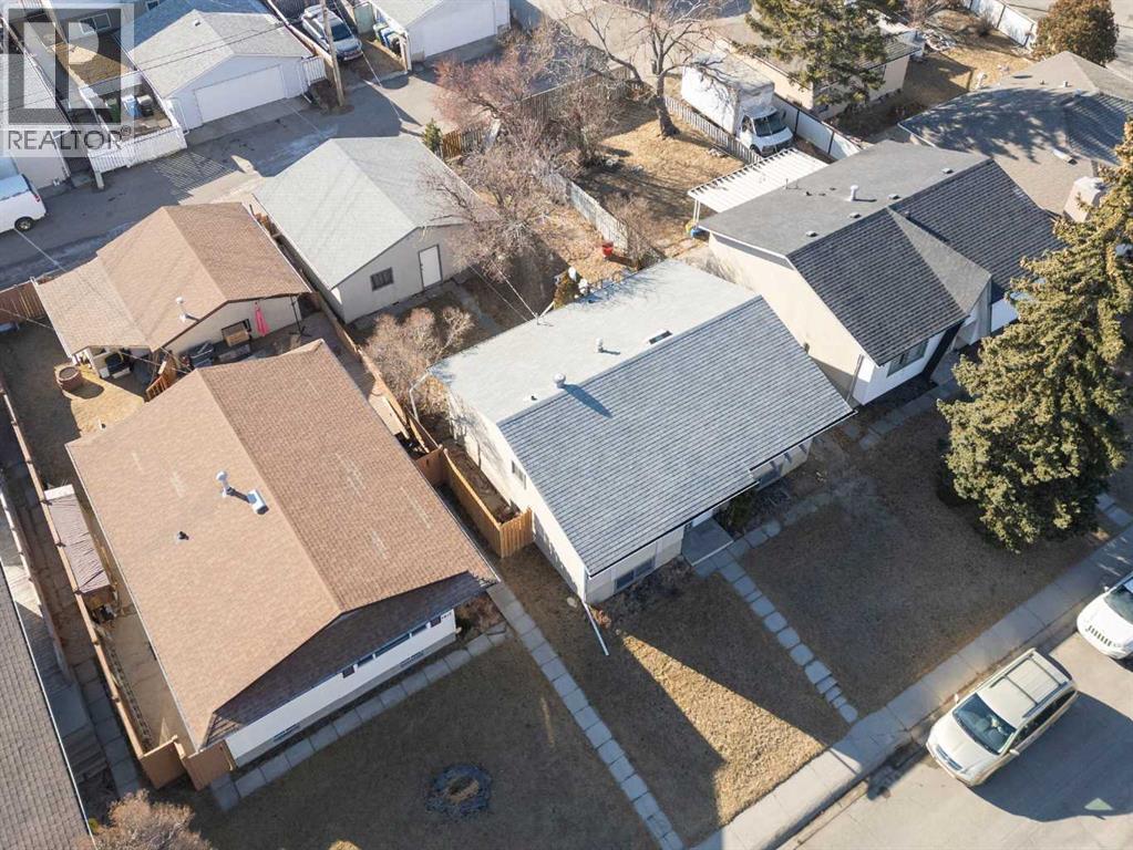 Single Family House Bi-level for Sale in   Avenue NE Marlborough Calgary 