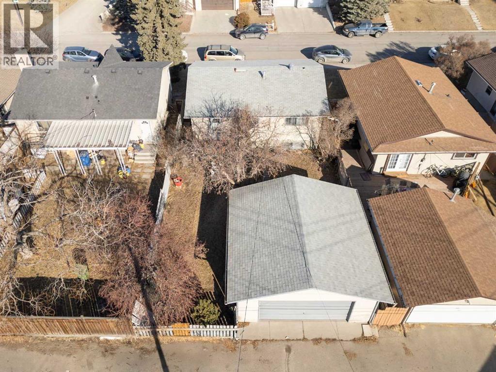 Single Family House Bi-level for Sale in   Avenue NE Marlborough Calgary 