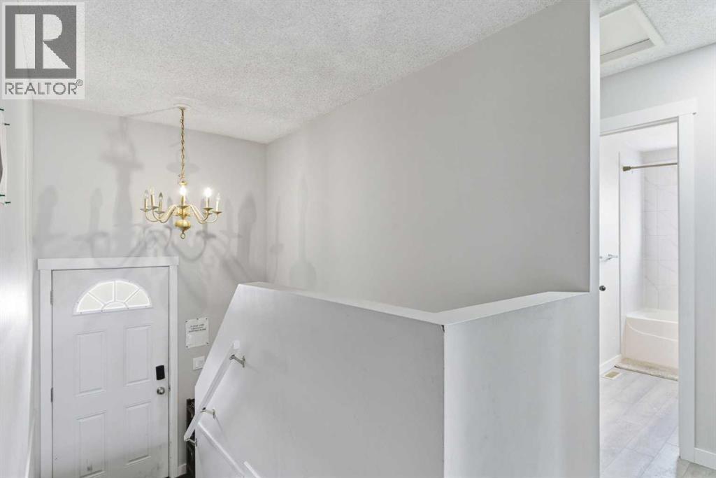 Single Family House Bi-level for Sale in   Avenue NE Marlborough Calgary 