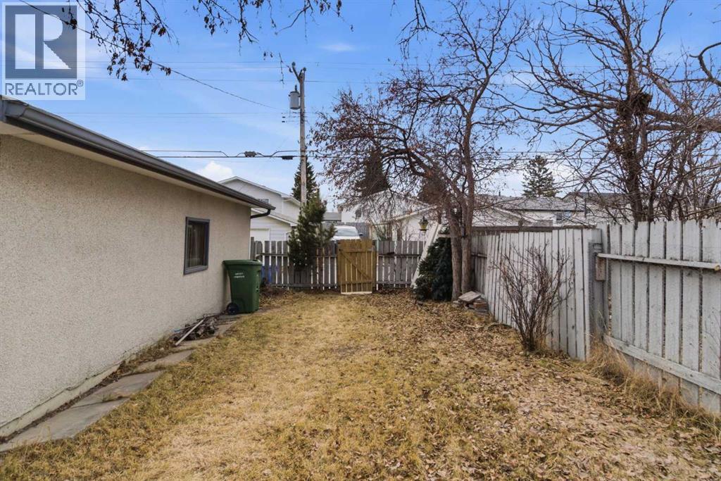 Single Family House Bi-level for Sale in   Avenue NE Marlborough Calgary 