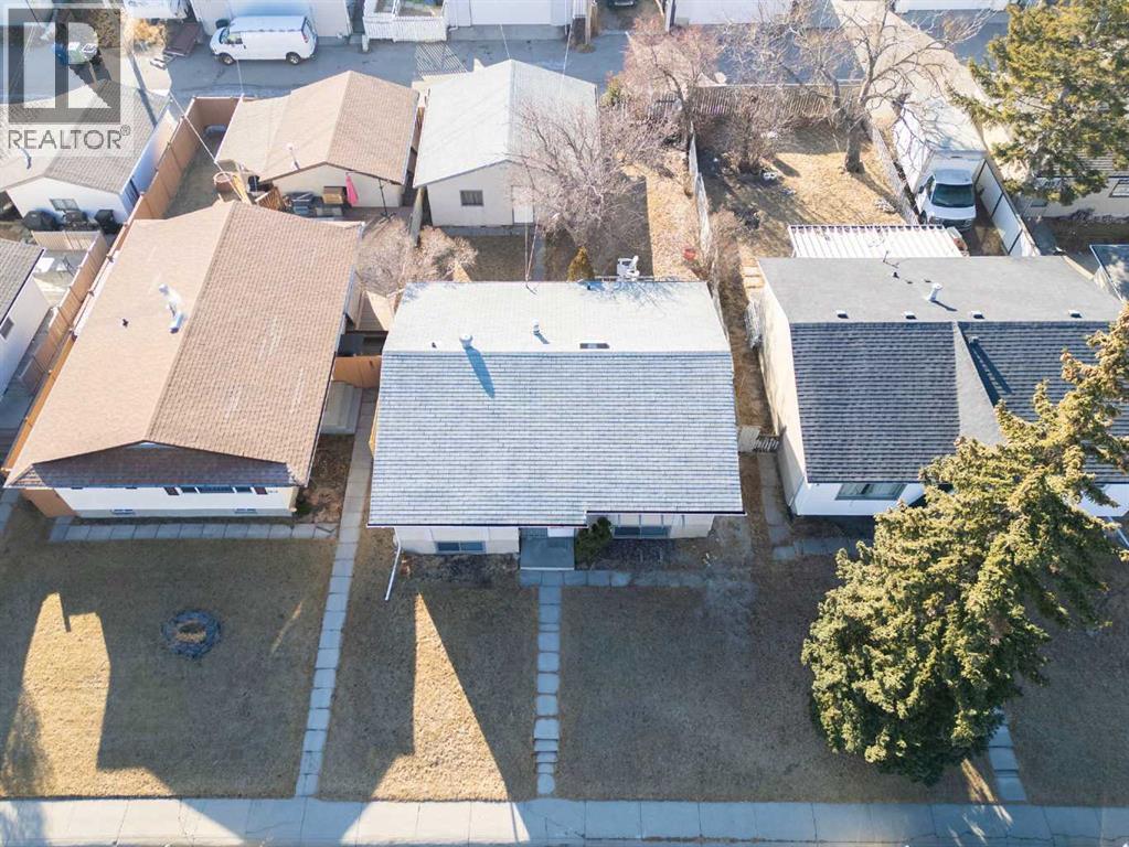 Single Family House Bi-level for Sale in   Avenue NE Marlborough Calgary 