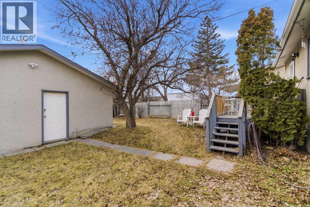 Single Family House Bi-level for Sale in   Avenue NE Marlborough Calgary 