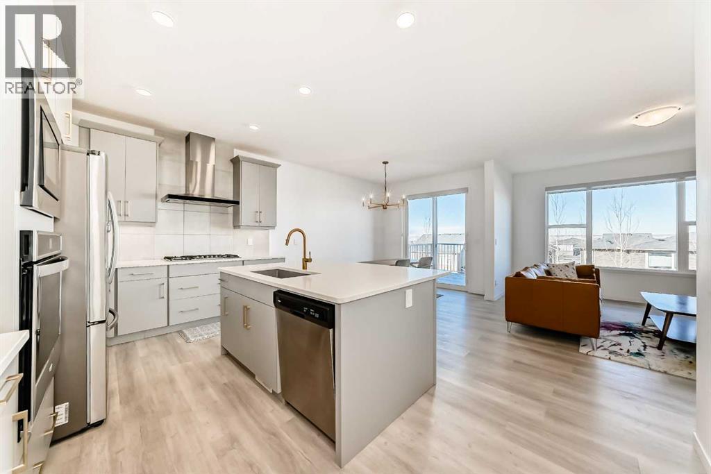 Single Family House for Sale in  Crestmont Drive SW Crestmont Calgary 