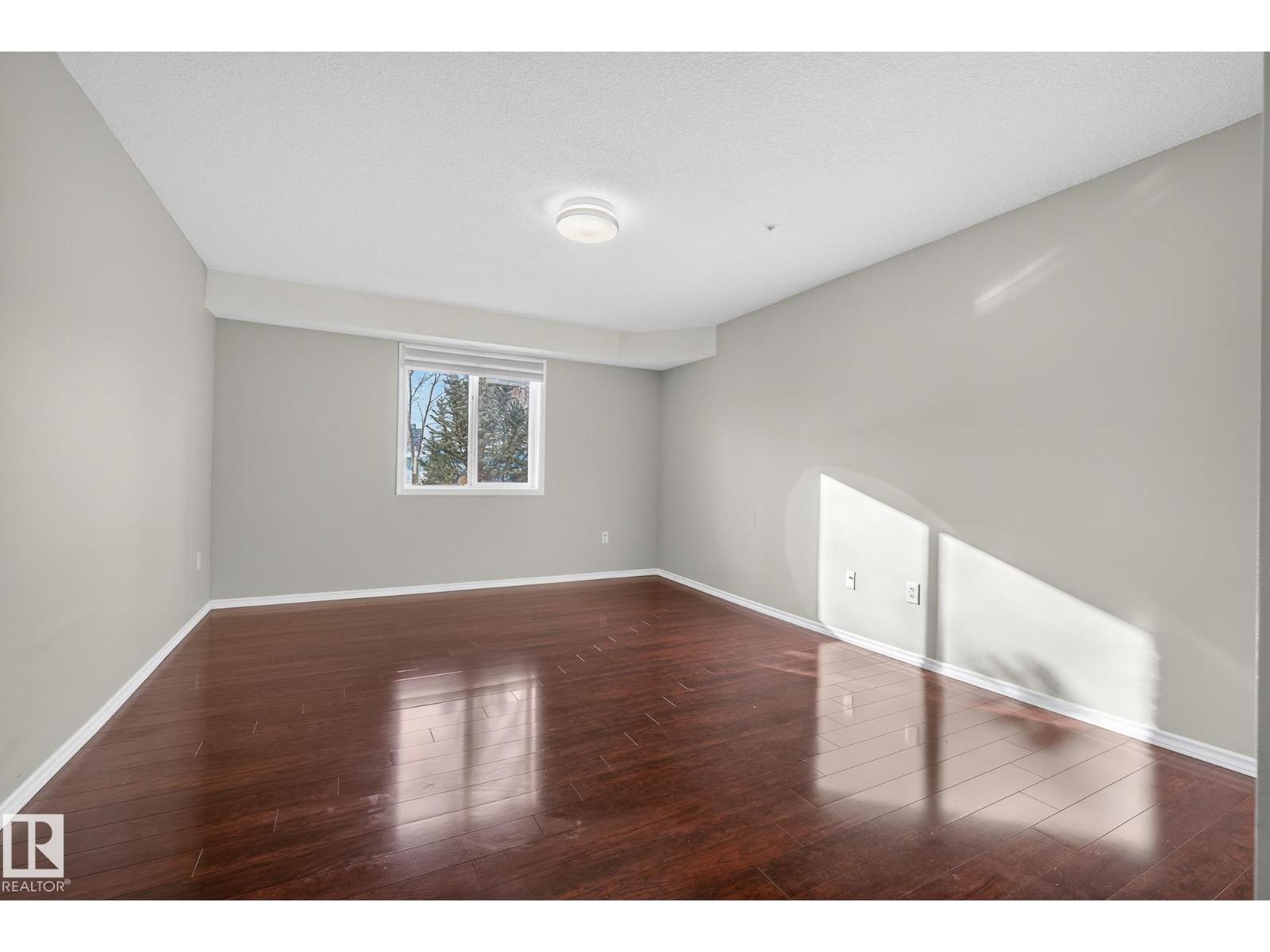 #104 10308 114 ST NW - 10