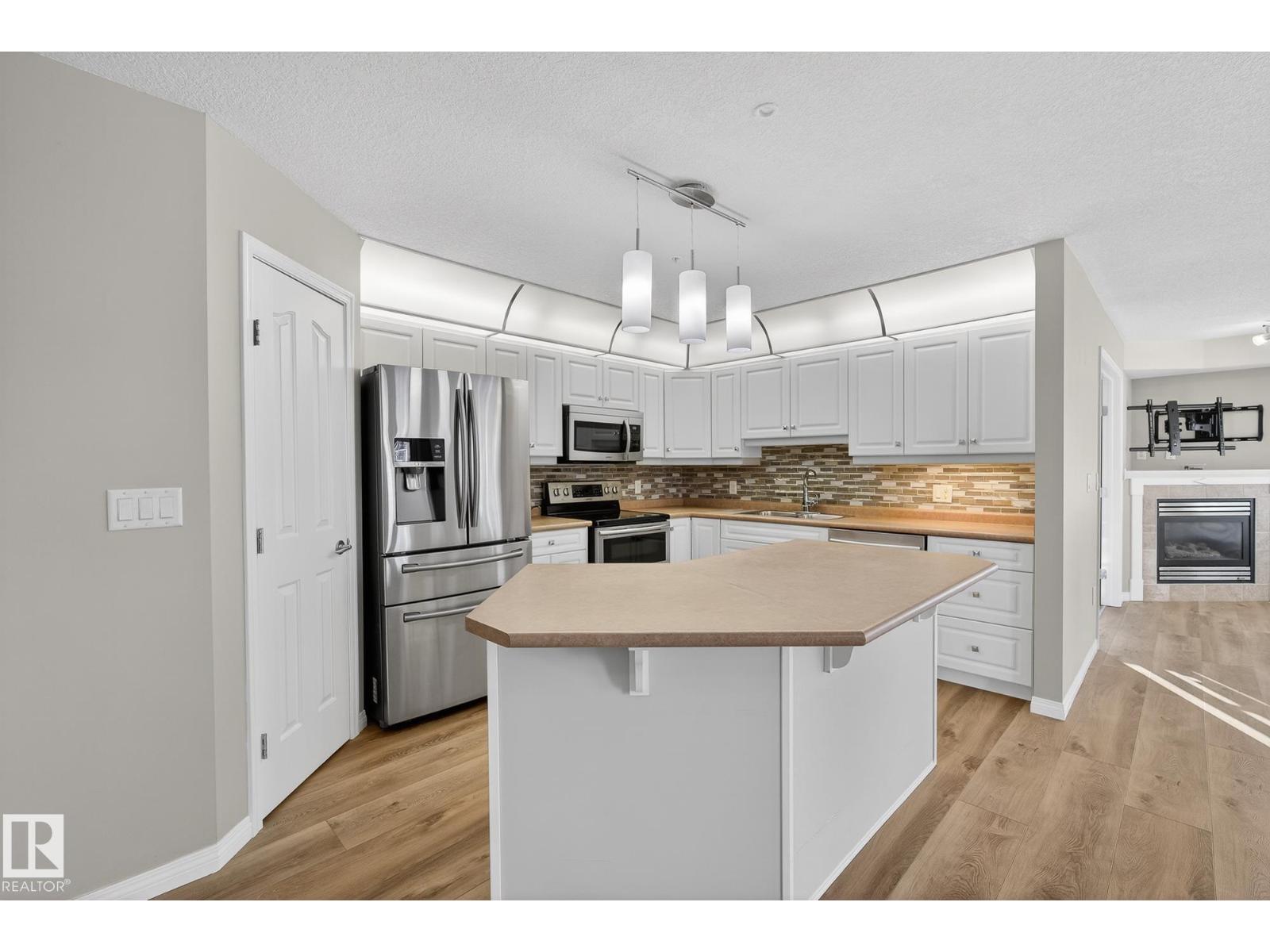 #104 10308 114 ST NW - 12