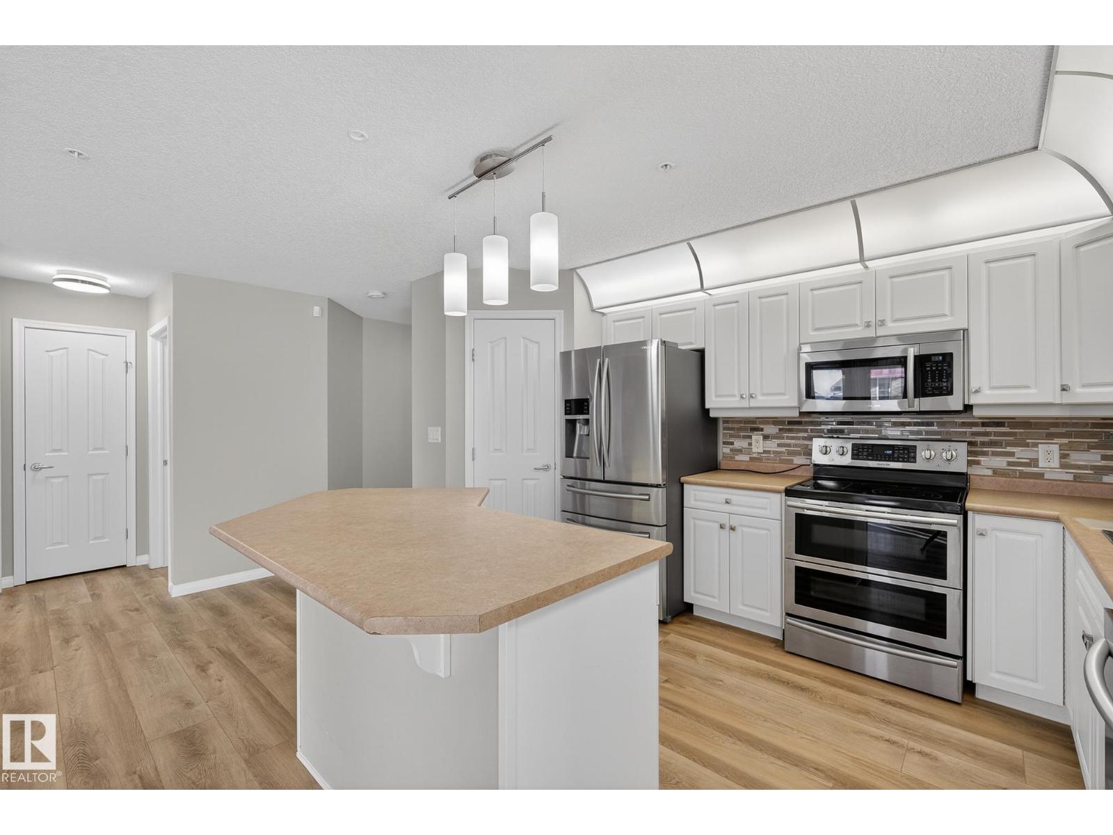 #104 10308 114 ST NW - 14