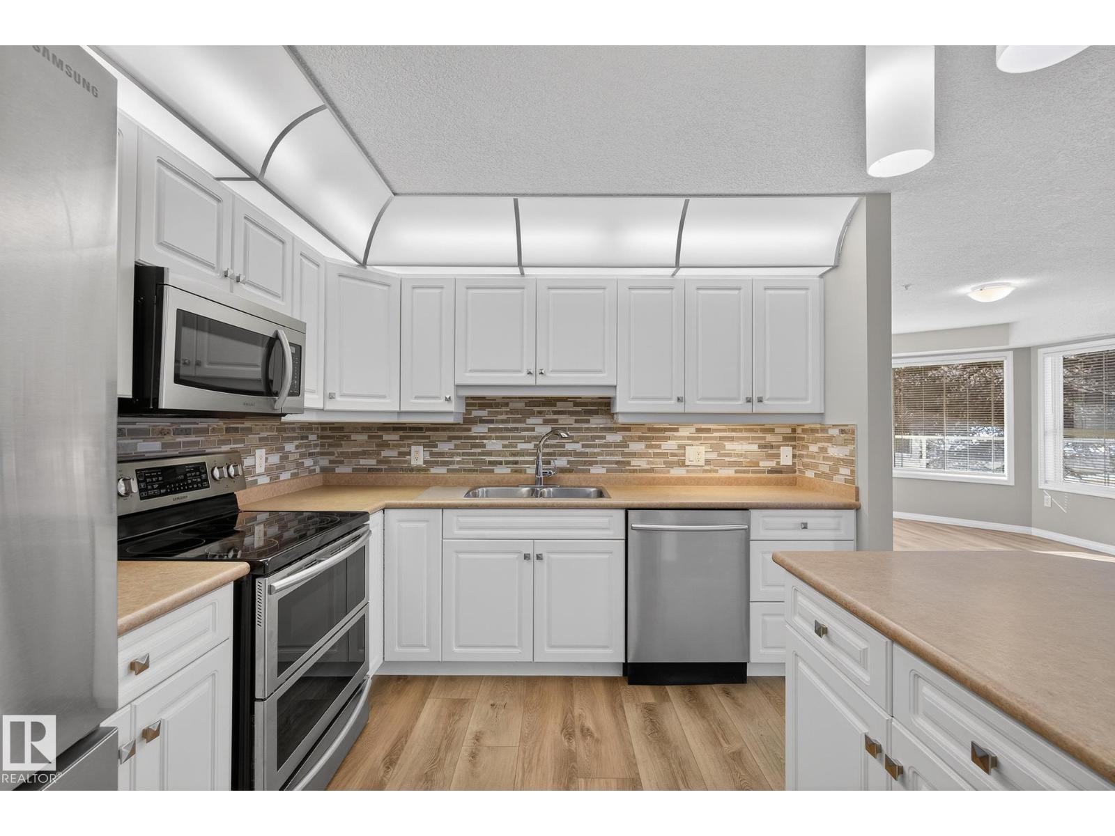 #104 10308 114 ST NW - 15
