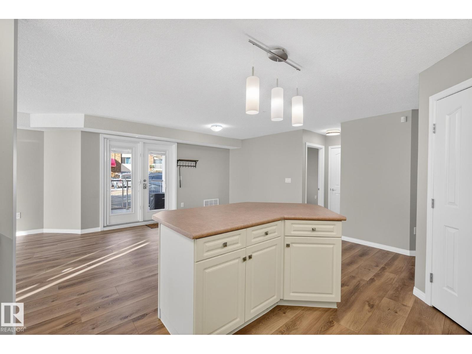 #104 10308 114 ST NW - 16