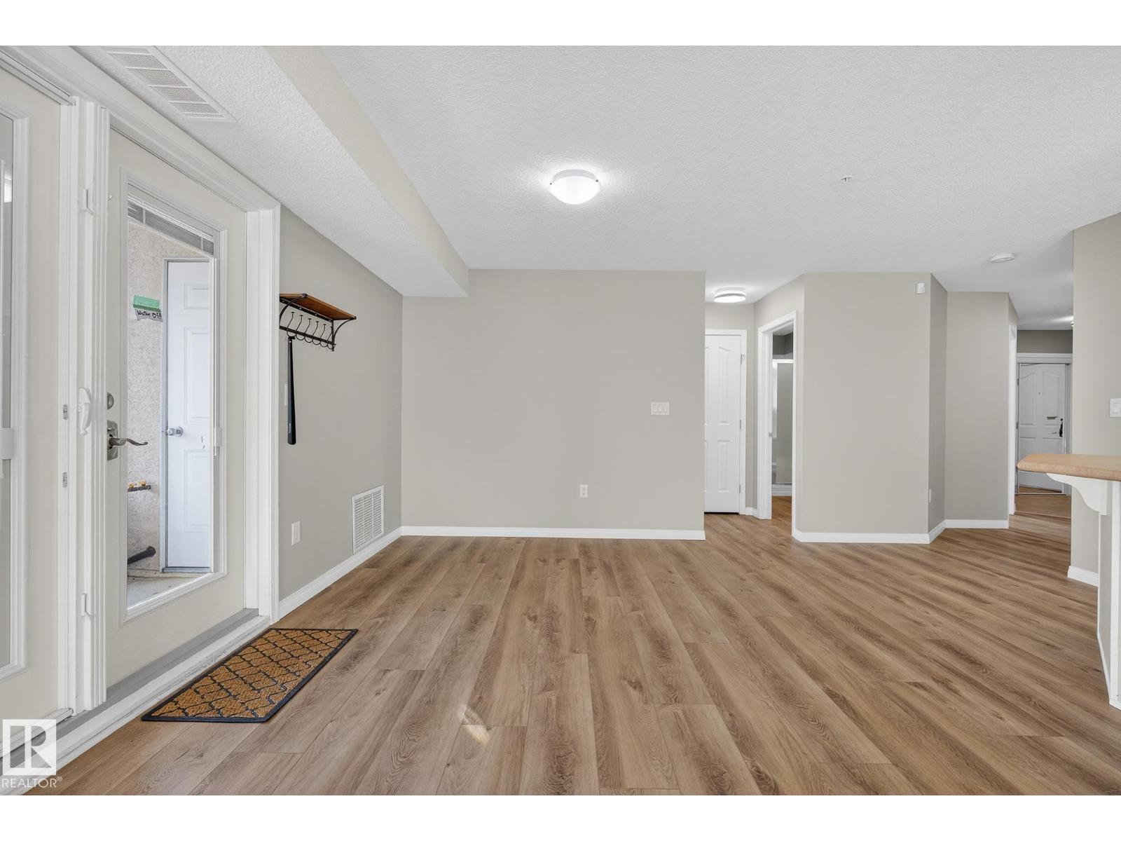 #104 10308 114 ST NW - 18