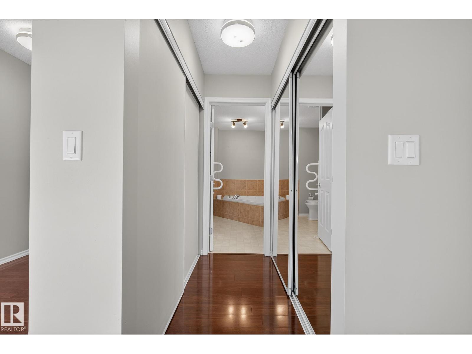 #104 10308 114 ST NW - 35