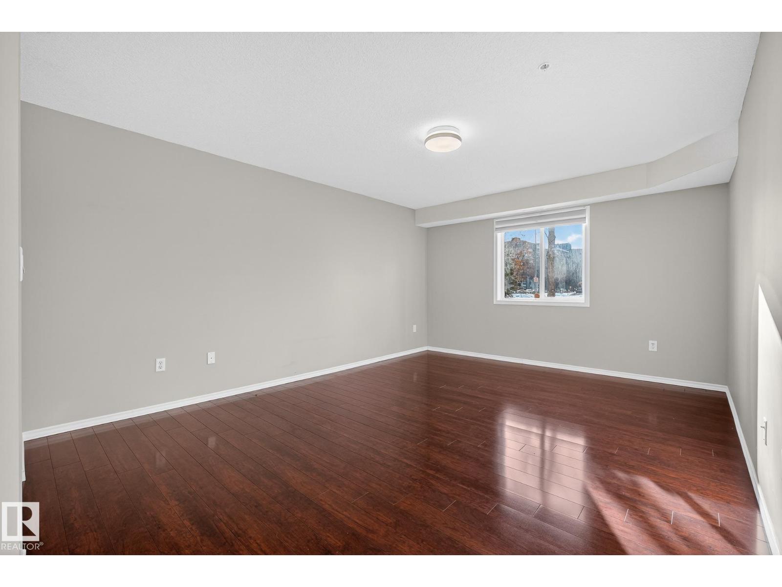 #104 10308 114 ST NW - 7