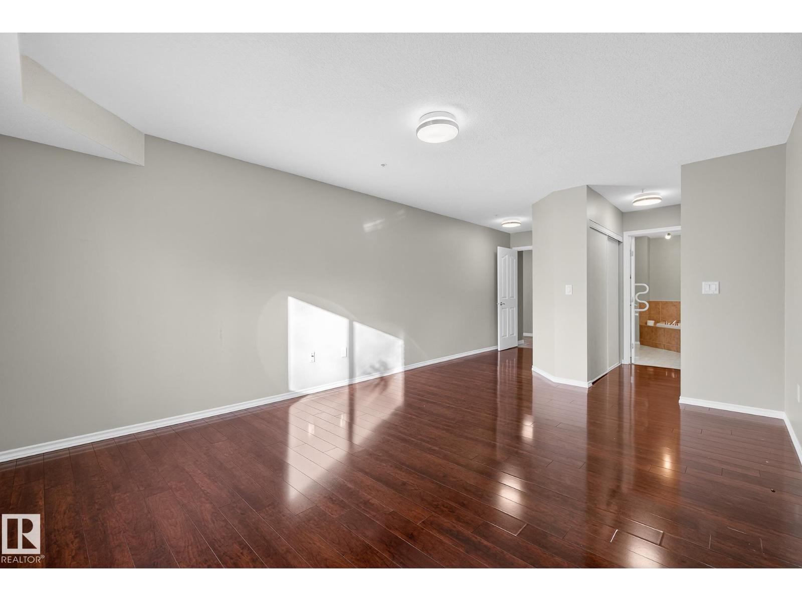 #104 10308 114 ST NW - 9