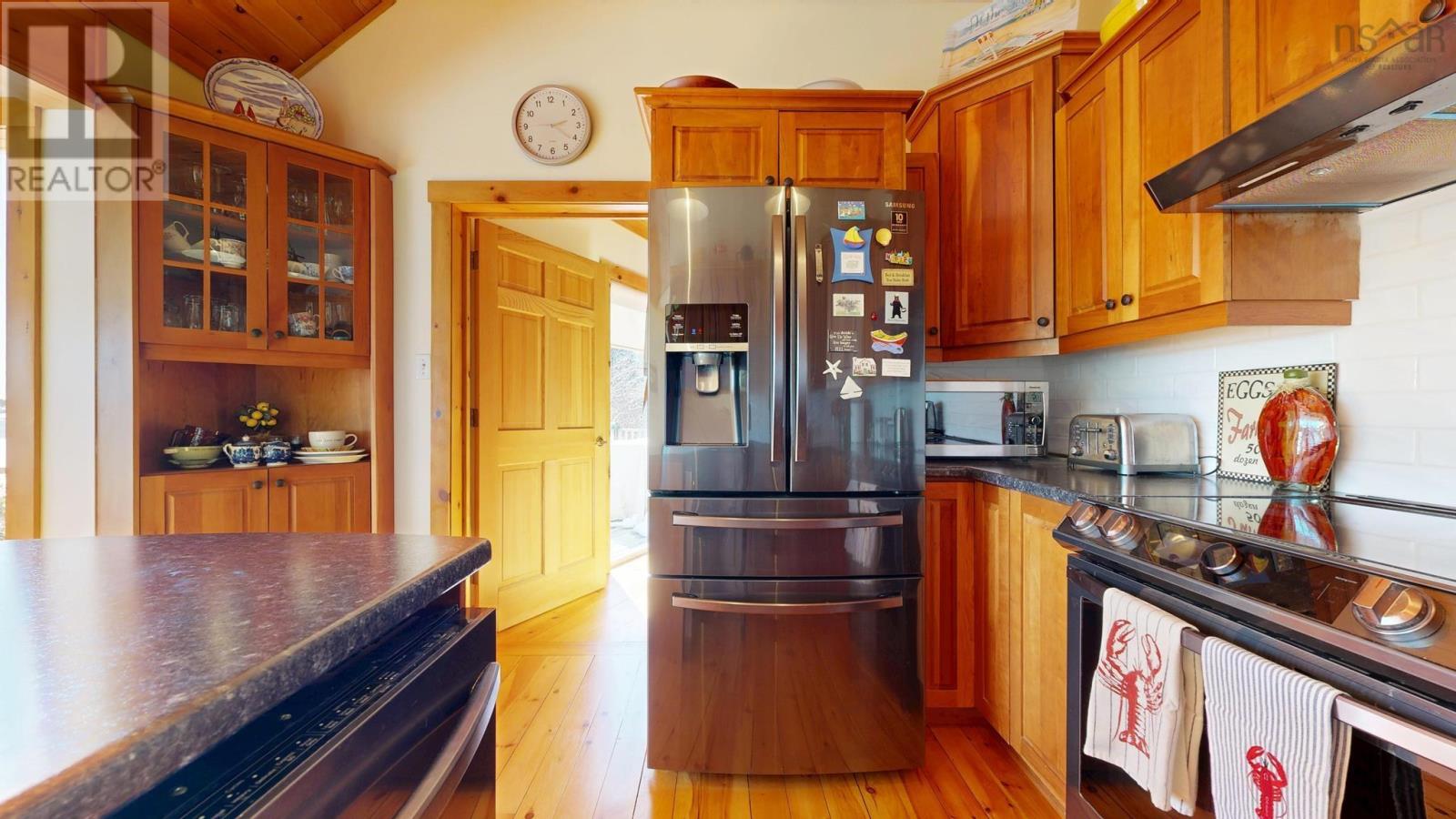 Property 21 of 48 of 287 East Side Martins River Road