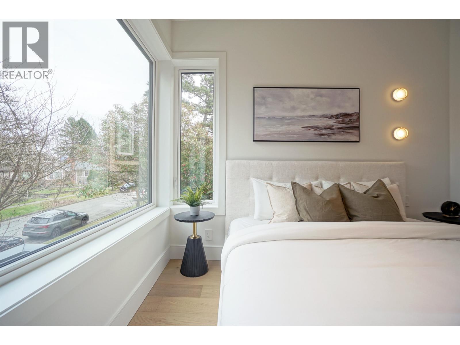 1 4634 W 15TH AVENUE