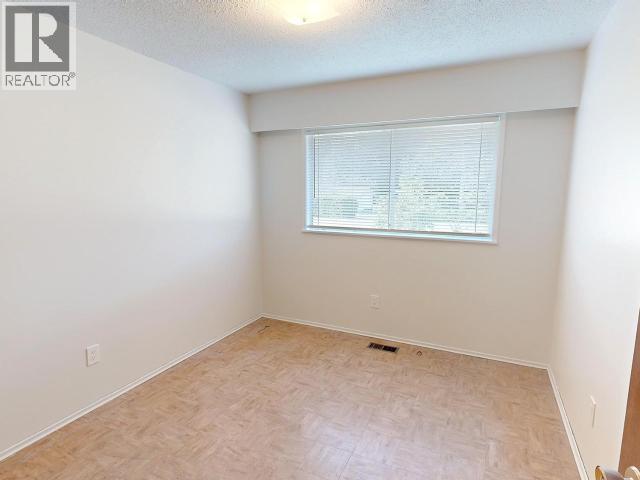 5044 MANSON AVE, Powell River