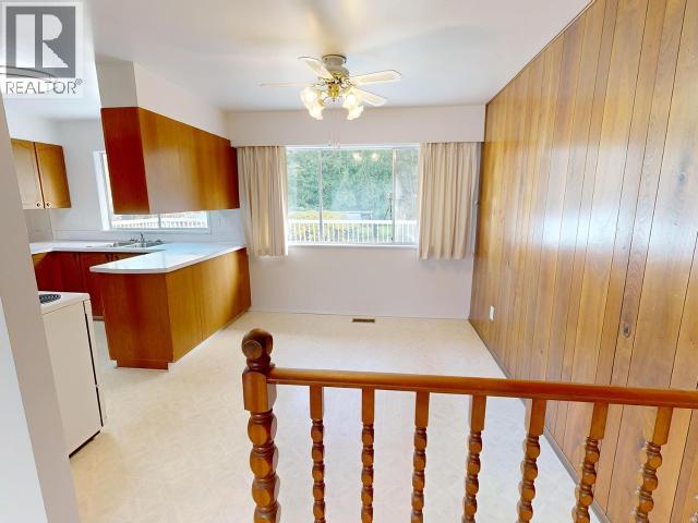 5044 MANSON AVE, Powell River