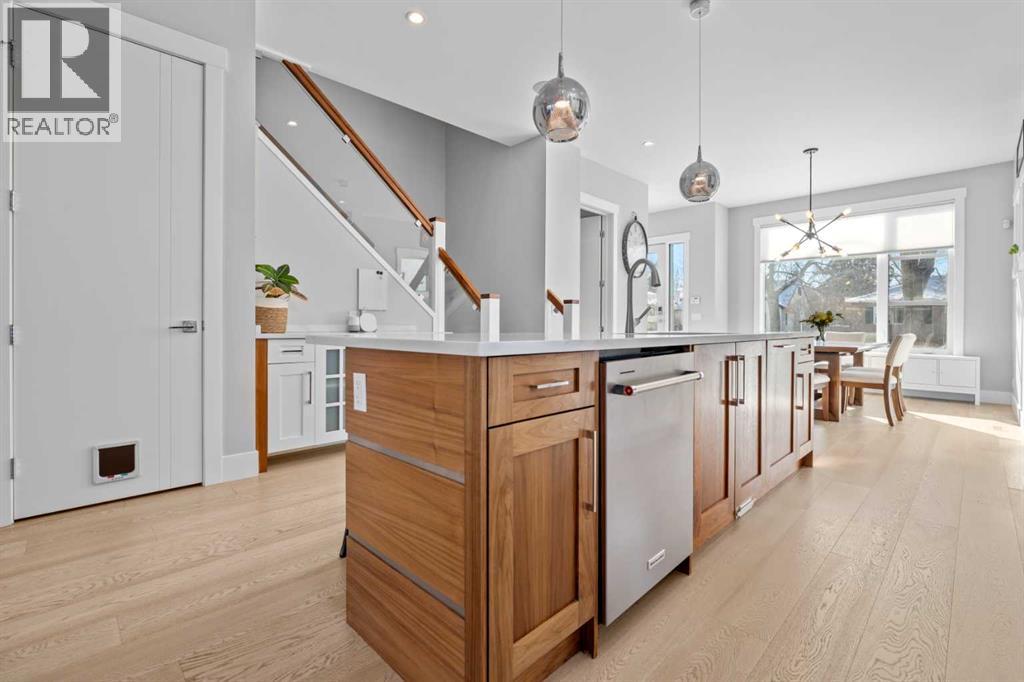 Single Family House for Sale in   Avenue NE Renfrew Calgary 