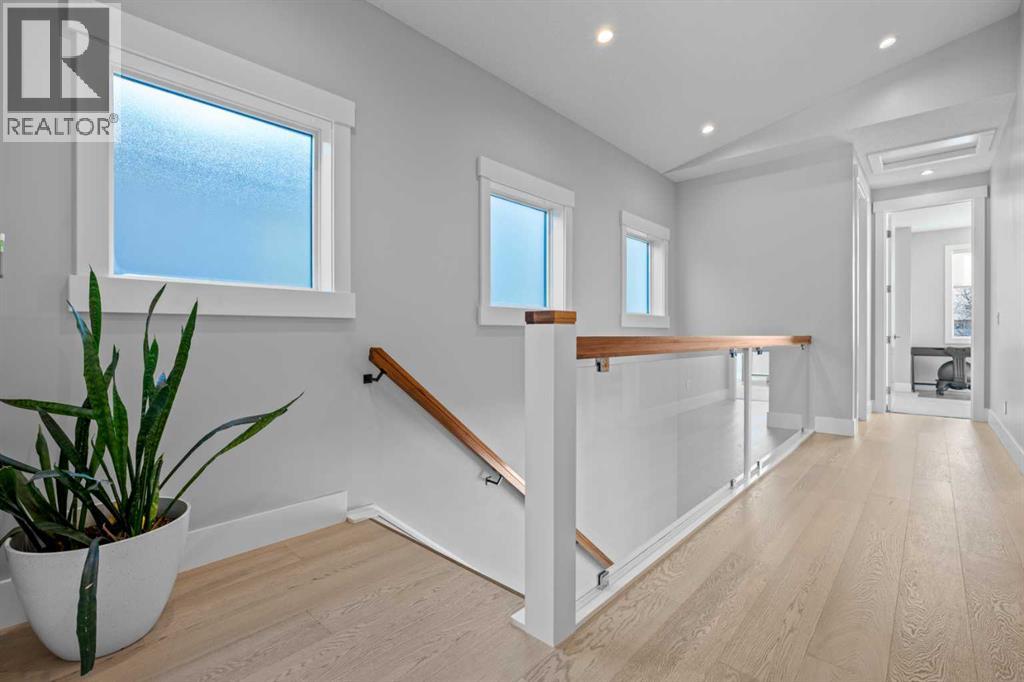 Single Family House for Sale in   Avenue NE Renfrew Calgary 