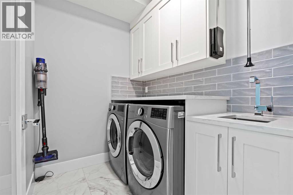 Single Family House for Sale in   Avenue NE Renfrew Calgary 