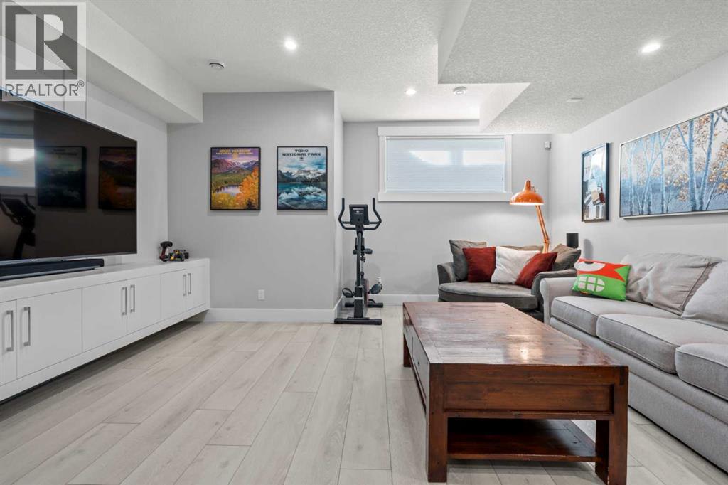 Single Family House for Sale in   Avenue NE Renfrew Calgary 