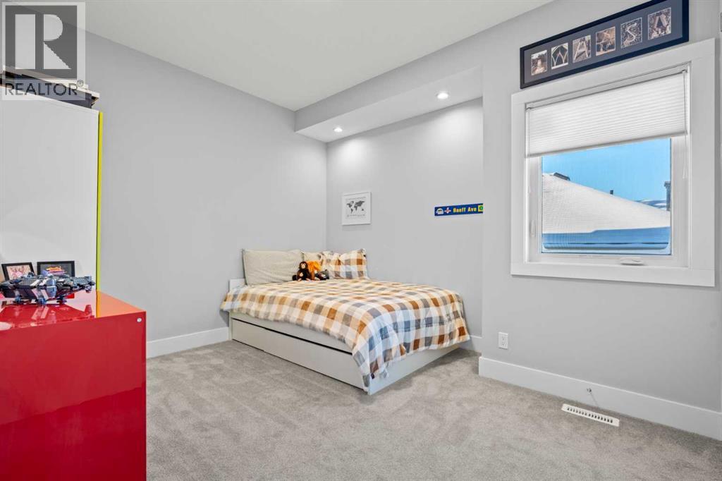 Single Family House for Sale in   Avenue NE Renfrew Calgary 