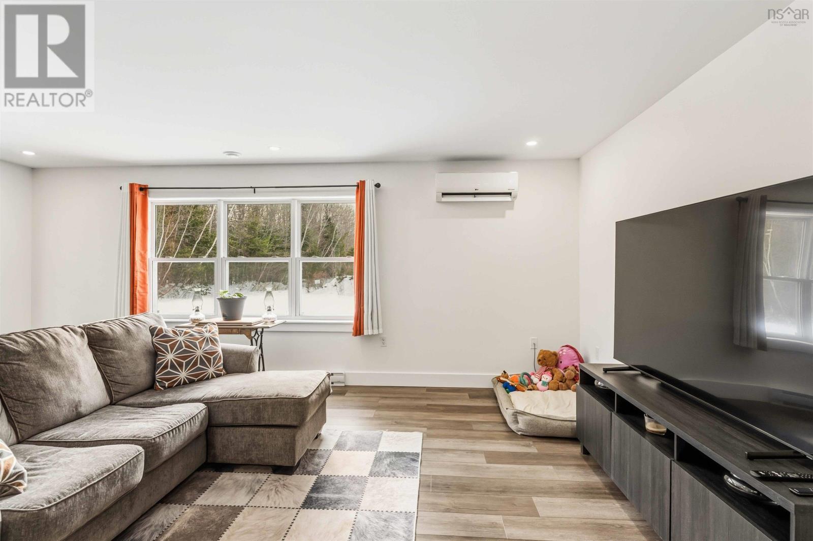 Property 12 of 51 of 1129 Percy Court