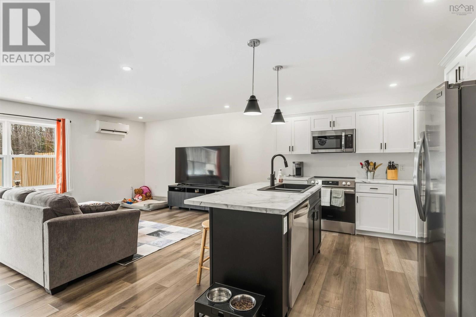 Property 23 of 51 of 1129 Percy Court