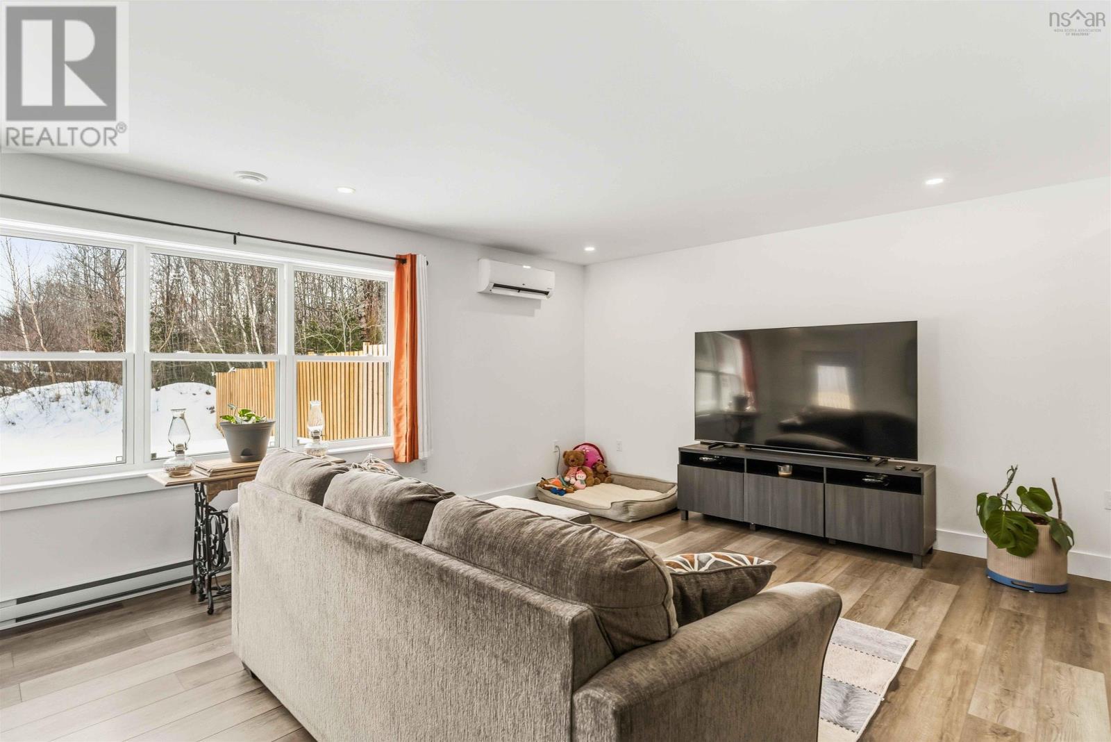 Property 11 of 51 of 1129 Percy Court