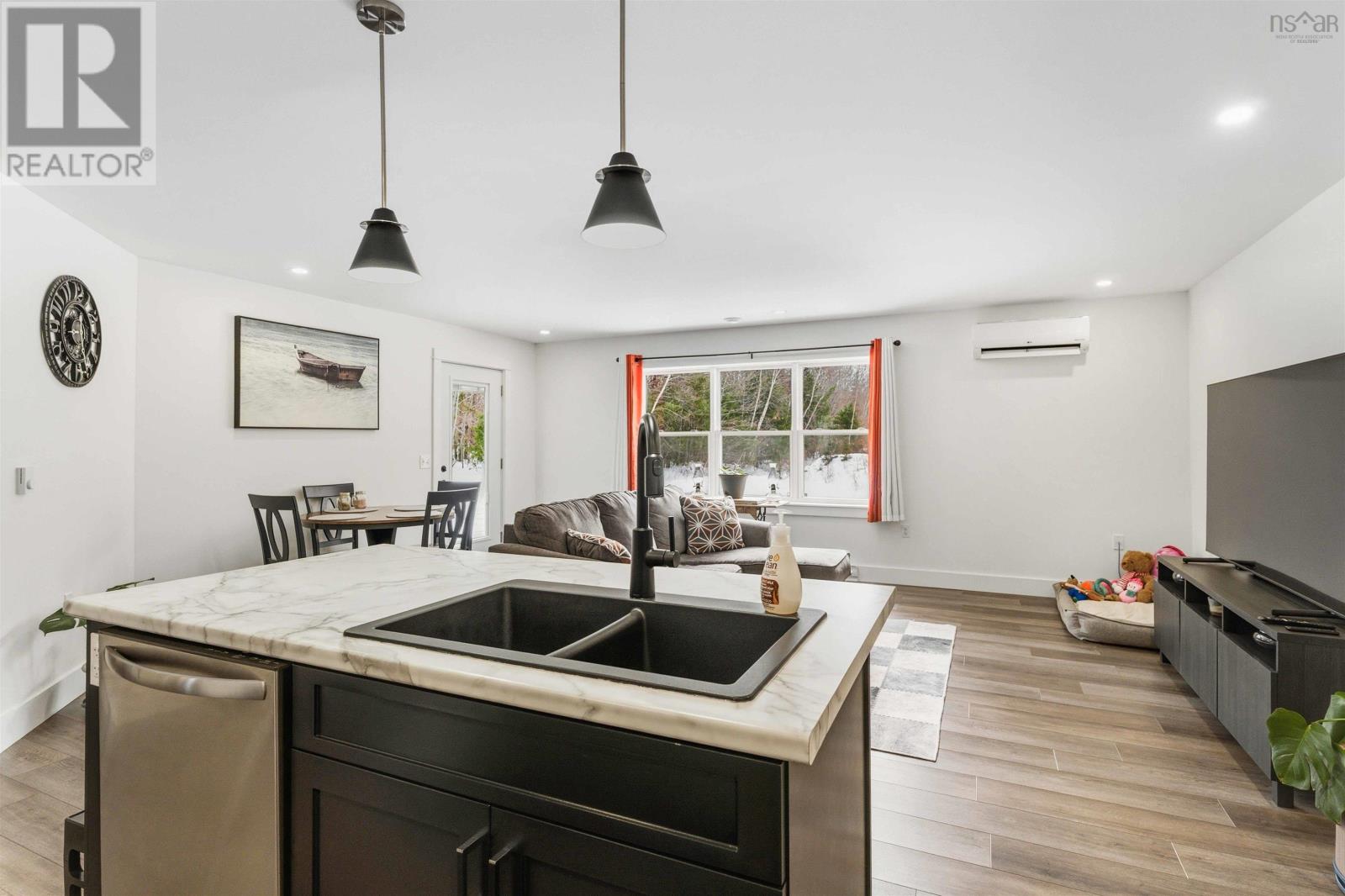 Property 21 of 51 of 1129 Percy Court