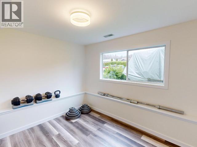 6635 DRAKE STREET, Powell River